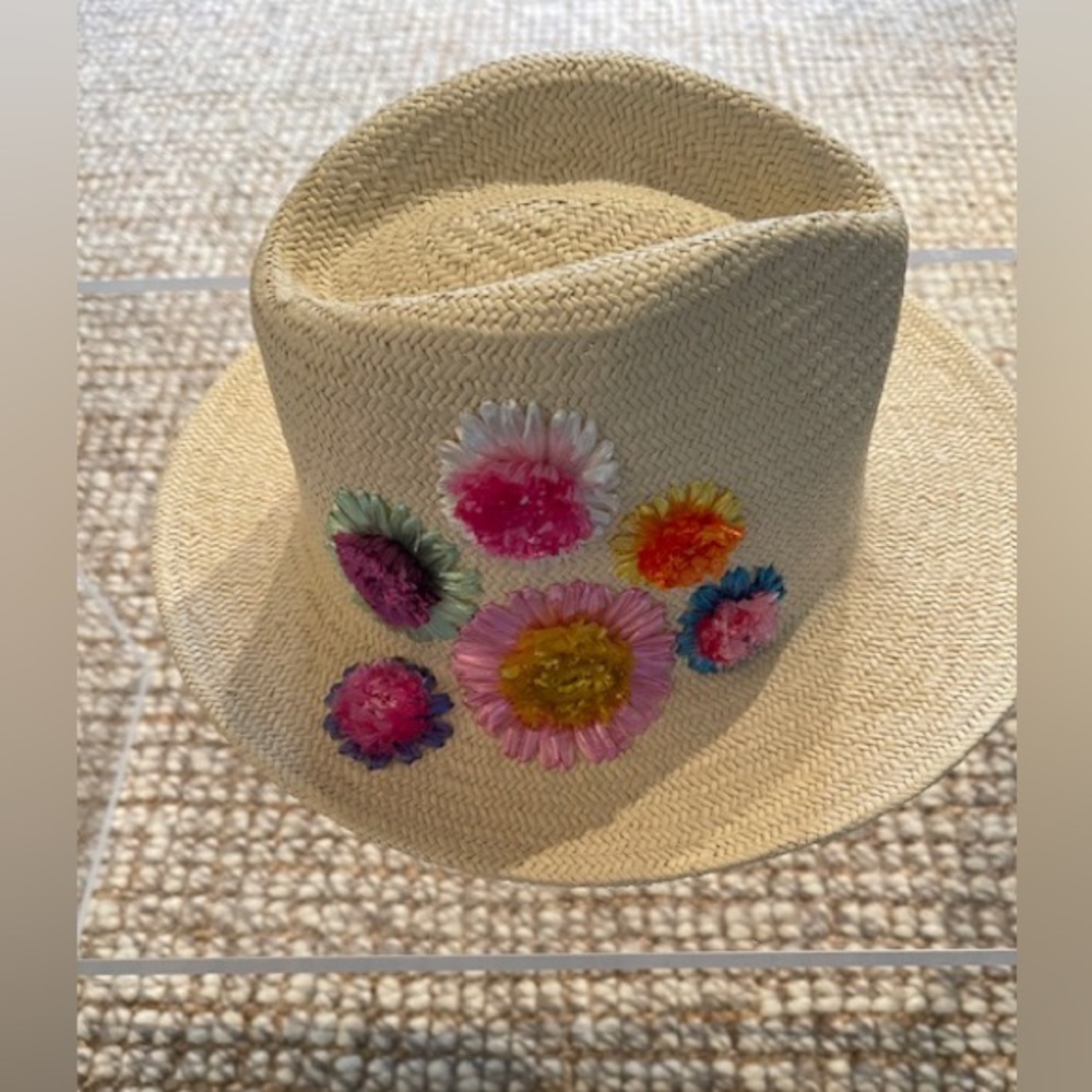 Straw hat with colorful floral raffia embroidery